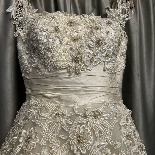 Justin Alexander wedding dress like new, beige ivory with guipure lace