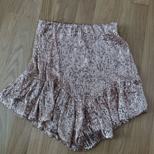 Gold sequin skirt like new, mini with ruffles