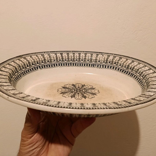 English vegetable tureen Windsor late 19th century, like new