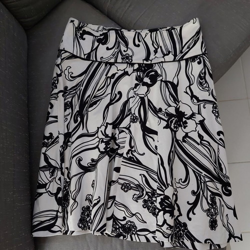 Zara midi skirts refurbished, size large, pack of 2