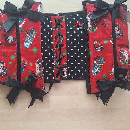 Hell Bunny Tattoo-Print Corset size M like new, red and black