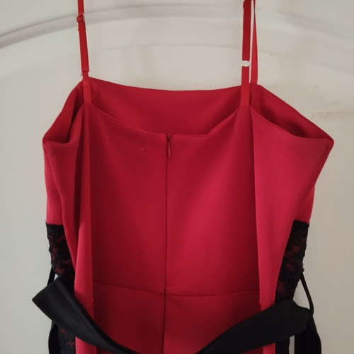 Red dress with lace used, one size, adjustable straps