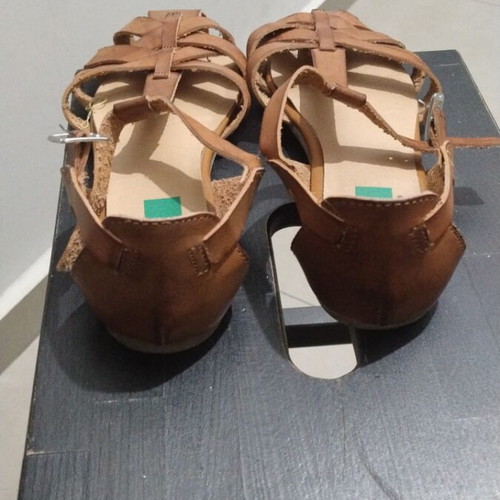 Children's brown sandals size 35