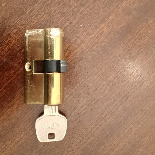 Argo lock cylinder used with one key
