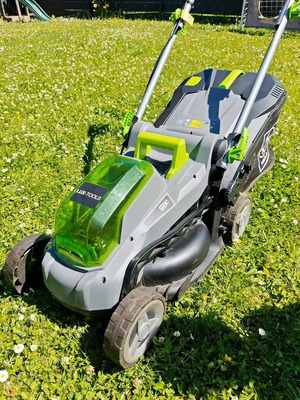 LUX Lawn Mower Set with 4.0Ah Battery and Fast Charger like new