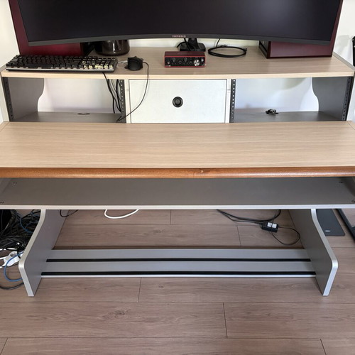 Zaor Miza 88 studio desk