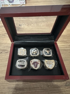 Chicago Bulls championship rings set of 6 new with wooden display case