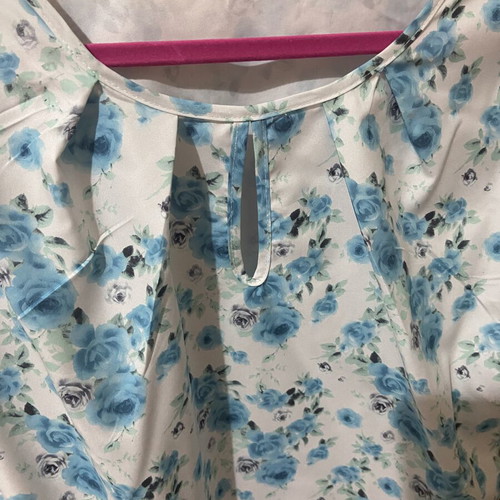 Blouse like new, size L, white and blue
