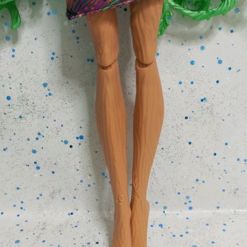 Monster High Teresa Thornwillow doll used, incomplete