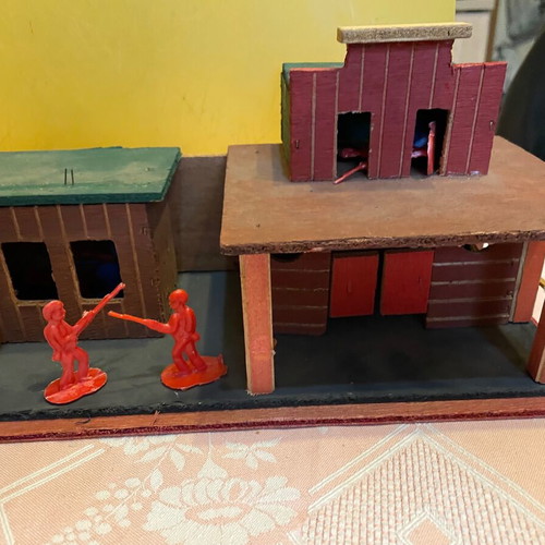 Wooden vintage toy new with many toy soldiers
