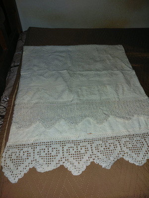 Ecru towel with lace and crochet handwork, new