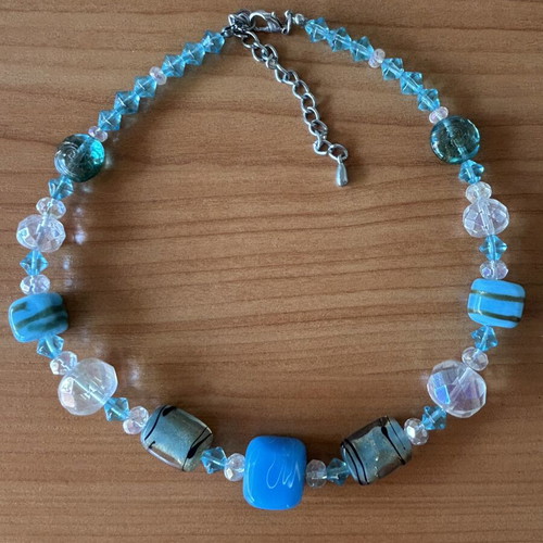 Necklace set like new, 2 bright summer colors