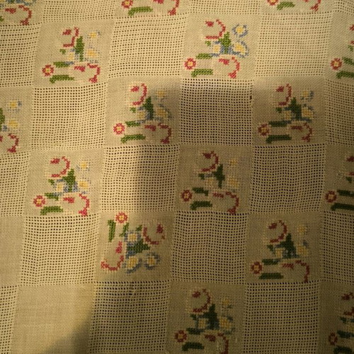 Embroidered tablecloth 70cm x 70cm