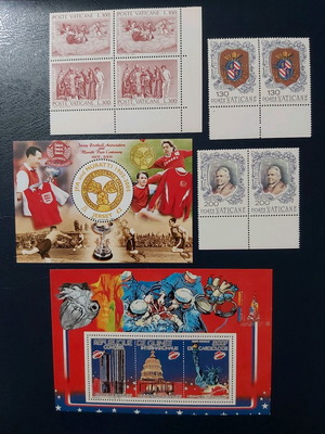 Lot of stamps, souvenir sheet and 2 envelopes like new, unsealed