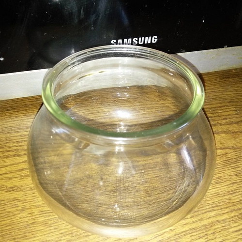 Glass Round Decorative Vase like new, transparent