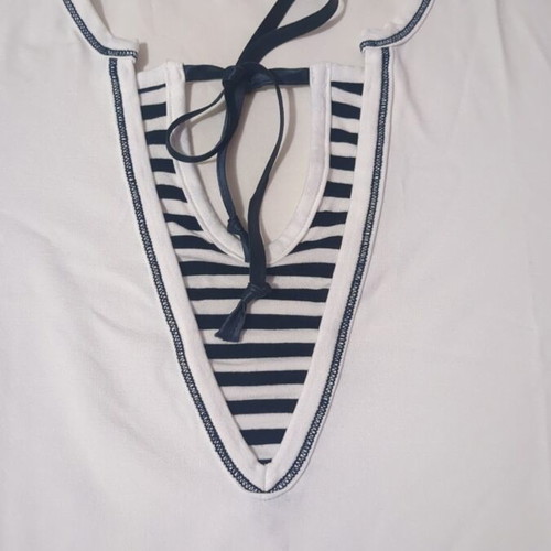 Navy Look T-shirt like new, size L, white and blue
