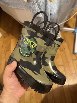 Children's rain boots size 23 new with tags, colorful green