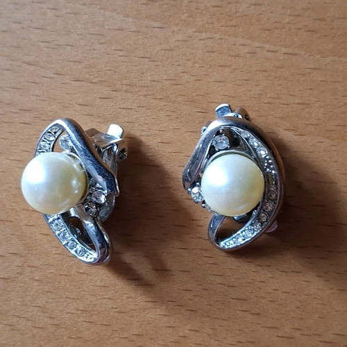 Vintage earrings with clips like new, silver