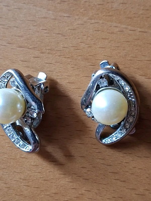 Vintage earrings with clips like new, silver