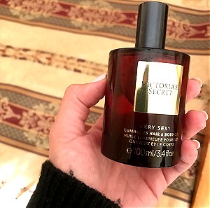 Victoria’s Secret hair & body oil!
