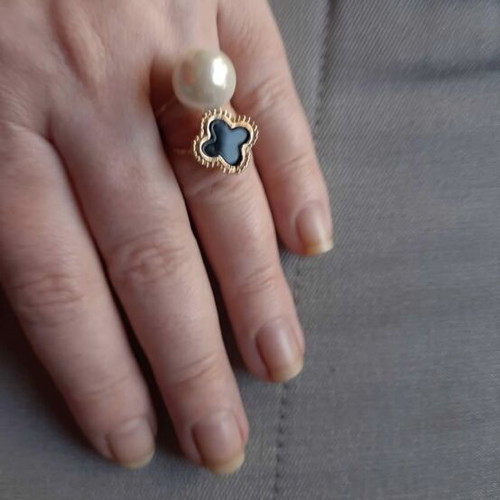 Ring new with pearl and adjustable size