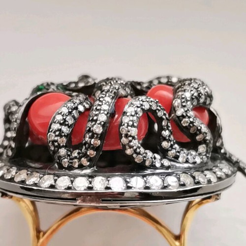 Galerie Tsangarakis 18K gold ring with snakes, diamonds, emeralds & corals