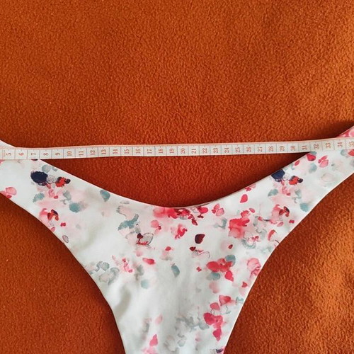 Strapless Printed Bikini like new, size medium, white multicolor
