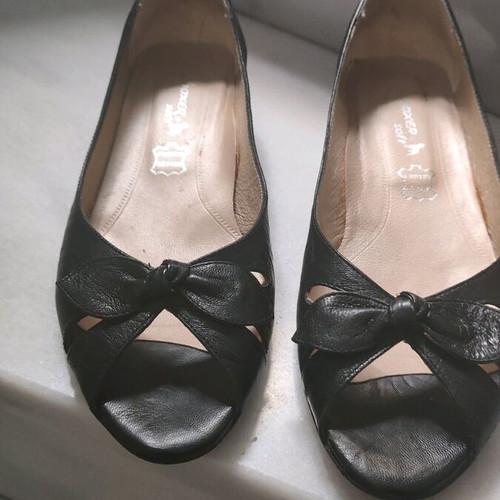 Boxer leather black mules like new, size 40, low heel
