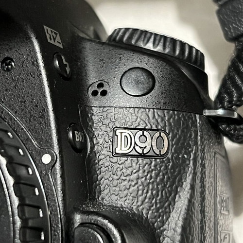 Nikon D90 DSLR camera body