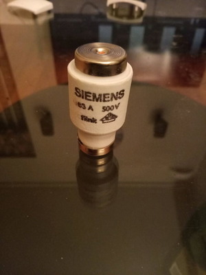 Ασφάλεια τήξεως Siemens 500V/63A σαν καινούργιο