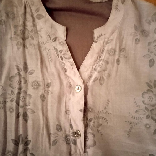 Floral purple tunic like new, grey pattern, size L