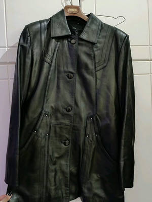 Leather coat like new, size XXXL, black