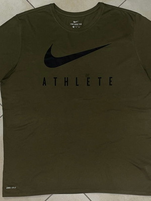 Nike Men T-Shirt XXL olive green Athlete Swoosh print Dri-Fit like new