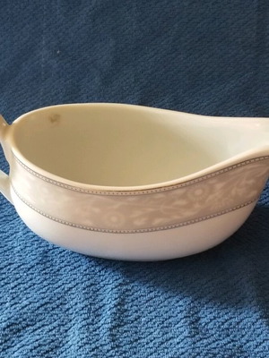 Sp! gravy boat used