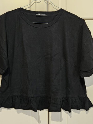 Zara cropped oversized T-shirt, black, size S