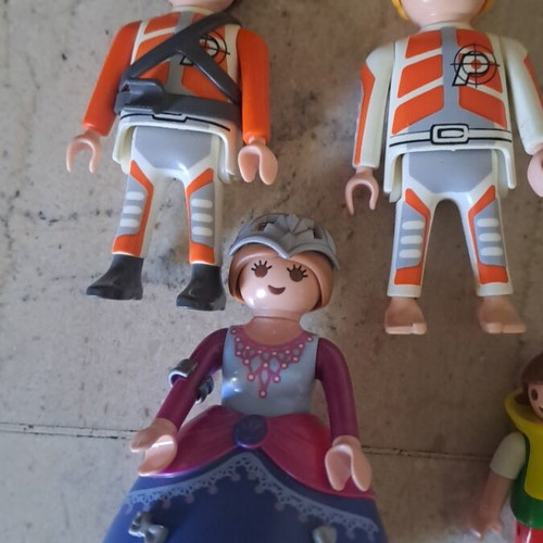 Playmobil pack of 6 pieces like new, authentic