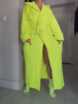 Long fleece robe new, size 4 fits M-L-XL, bright yellow-green