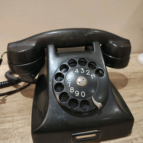 Vintage bakelite phone used