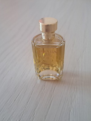 Prada La Femme Miniature Eau de Parfum 9ml new