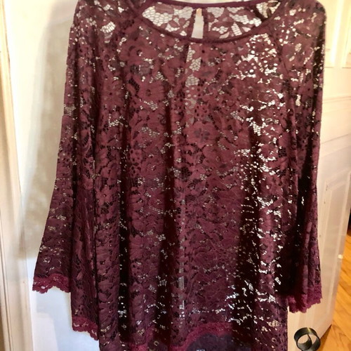 Lace blouse in burgundy with long frill sleeves like new, size XL