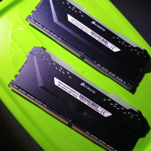 Corsair Vengeance RGB PRO 16GB DDR4 2933MHz CL16 Gaming RAM