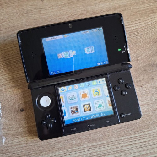 Nintendo 3DS Black like new, Japanese console with Luma