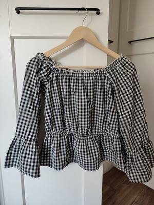 Women's blouse with long puff sleeves, size S, like new, black and white