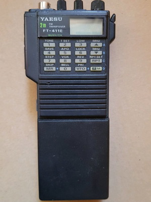 Yaesu FT-411 μεταχειρισμένο φορητό ραδιοτηλέφωνο
