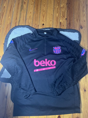 Nike Barcelona φόρμα μεταχειρισμένη, σαν καινούργια