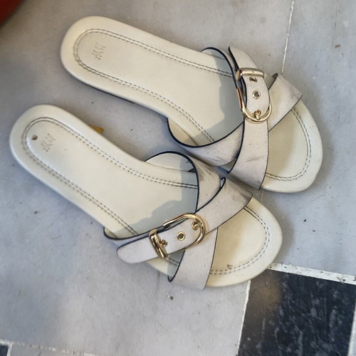Flat sandals 39 with adjustable gold buckle used