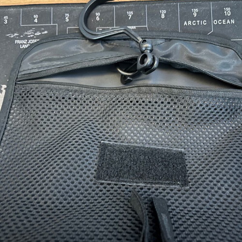 Survivors toiletry bag black like new with mirror