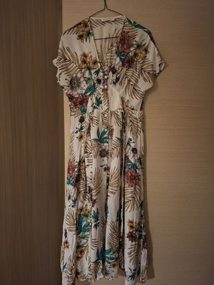 Enzzo tropical maxi dress like new, colorful floral print