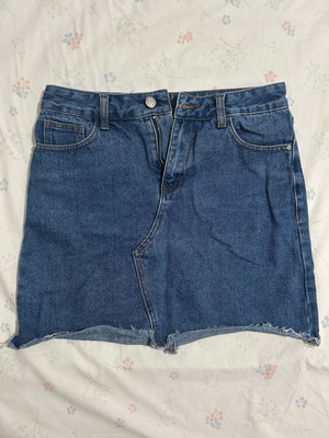 Jean short skirt blue like new, size M