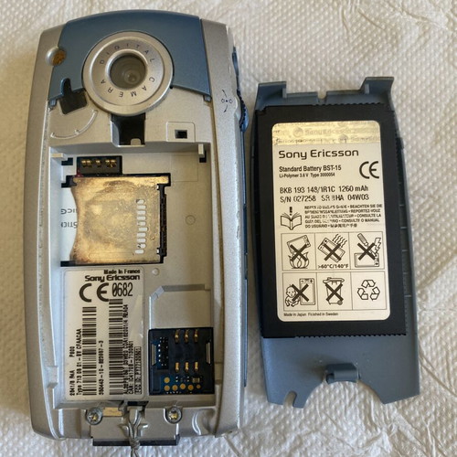 Sony Ericsson P800 vintage mobile phone used, without battery